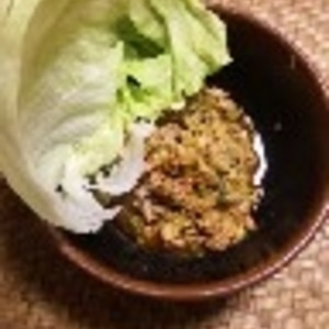 野菜たっぷり☆中華風豚ひき肉のレタス包み